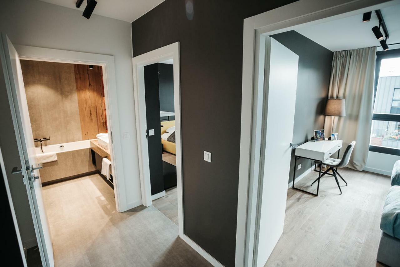 Diamond - Luxurious Apartment - A/C Krakow Luaran gambar